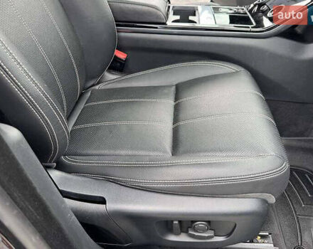 Чорний Ленд Ровер Рендж Ровер Велар, об'ємом двигуна 2 л та пробігом 80 тис. км за 28500 $, фото 10 на Automoto.ua