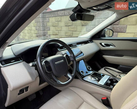 Черный Ленд Ровер Рендж Ровер Велар, объемом двигателя 2 л и пробегом 182 тыс. км за 39000 $, фото 13 на Automoto.ua