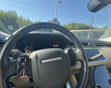 Черный Ленд Ровер Рендж Ровер Велар, объемом двигателя 2 л и пробегом 182 тыс. км за 39000 $, фото 9 на Automoto.ua