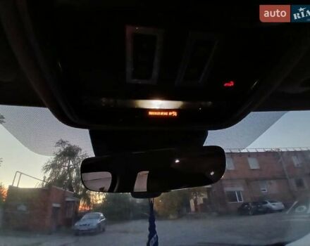Чорний Ленд Ровер Рендж Ровер Велар, об'ємом двигуна 2 л та пробігом 281 тис. км за 24999 $, фото 15 на Automoto.ua
