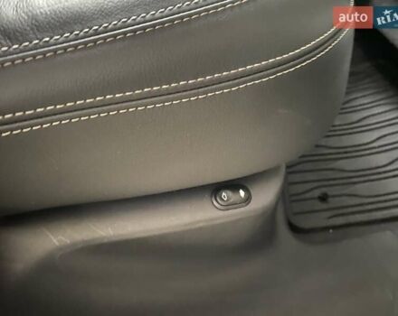 Чорний Ленд Ровер Рендж Ровер Велар, об'ємом двигуна 2 л та пробігом 29 тис. км за 44500 $, фото 39 на Automoto.ua