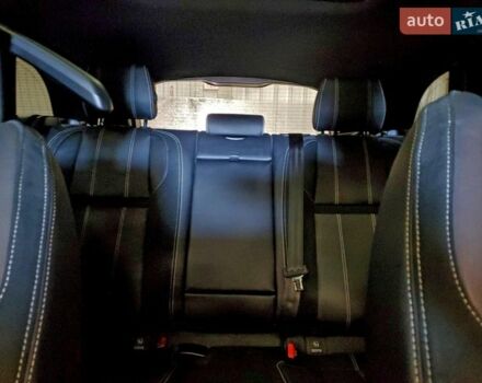 Черный Ленд Ровер Рендж Ровер Велар, объемом двигателя 2 л и пробегом 60 тыс. км за 12000 $, фото 9 на Automoto.ua