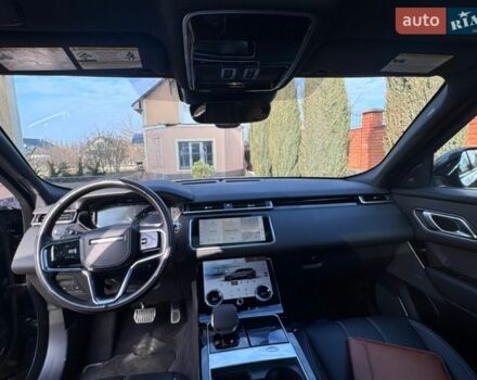 Черный Ленд Ровер Рендж Ровер Велар, объемом двигателя 2 л и пробегом 97 тыс. км за 41000 $, фото 12 на Automoto.ua