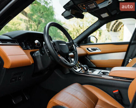 Чорний Ленд Ровер Рендж Ровер Велар, об'ємом двигуна 3 л та пробігом 46 тис. км за 59900 $, фото 26 на Automoto.ua