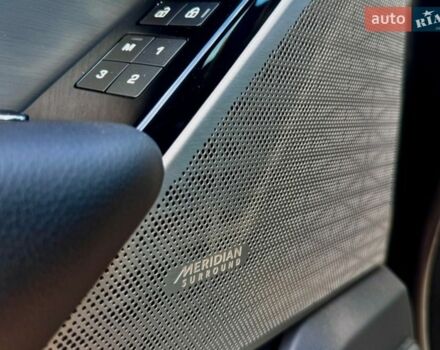 Черный Ленд Ровер Рендж Ровер Велар, объемом двигателя 2 л и пробегом 97 тыс. км за 41000 $, фото 15 на Automoto.ua