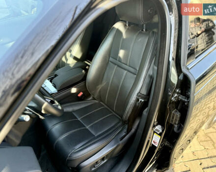 Черный Ленд Ровер Рендж Ровер Велар, объемом двигателя 2 л и пробегом 44 тыс. км за 59000 $, фото 15 на Automoto.ua