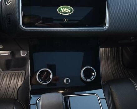 Черный Ленд Ровер Рендж Ровер Велар, объемом двигателя 2 л и пробегом 95 тыс. км за 64999 $, фото 28 на Automoto.ua