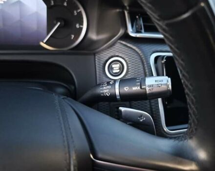 Черный Ленд Ровер Рендж Ровер Велар, объемом двигателя 2 л и пробегом 95 тыс. км за 64999 $, фото 26 на Automoto.ua