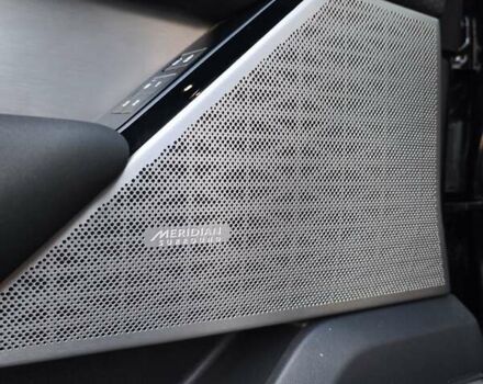 Черный Ленд Ровер Рендж Ровер Велар, объемом двигателя 2 л и пробегом 95 тыс. км за 64999 $, фото 14 на Automoto.ua