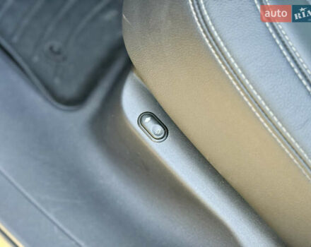 Черный Ленд Ровер Рендж Ровер Велар, объемом двигателя 2 л и пробегом 44 тыс. км за 59000 $, фото 17 на Automoto.ua