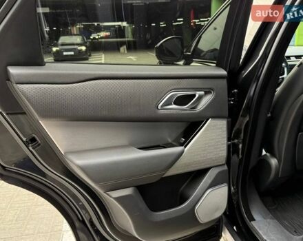 Чорний Ленд Ровер Рендж Ровер Велар, об'ємом двигуна 2 л та пробігом 98 тис. км за 56990 $, фото 17 на Automoto.ua