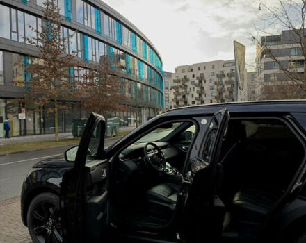 Чорний Ленд Ровер Рендж Ровер Велар, об'ємом двигуна 2 л та пробігом 24 тис. км за 54900 $, фото 11 на Automoto.ua