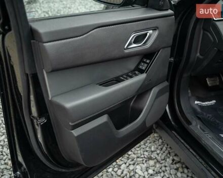 Чорний Ленд Ровер Рендж Ровер Велар, об'ємом двигуна 2 л та пробігом 44 тис. км за 57500 $, фото 36 на Automoto.ua