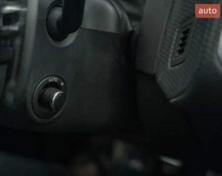 Чорний Ленд Ровер Рендж Ровер Велар, об'ємом двигуна 2 л та пробігом 44 тис. км за 57500 $, фото 46 на Automoto.ua