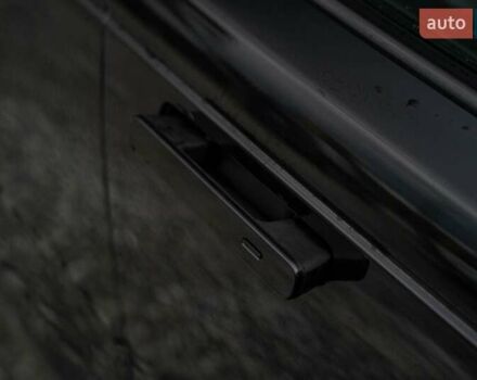 Чорний Ленд Ровер Рендж Ровер Велар, об'ємом двигуна 2 л та пробігом 44 тис. км за 57500 $, фото 16 на Automoto.ua