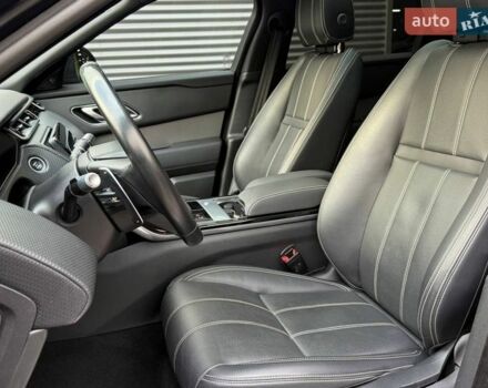 Чорний Ленд Ровер Рендж Ровер Велар, об'ємом двигуна 2 л та пробігом 98 тис. км за 56990 $, фото 12 на Automoto.ua