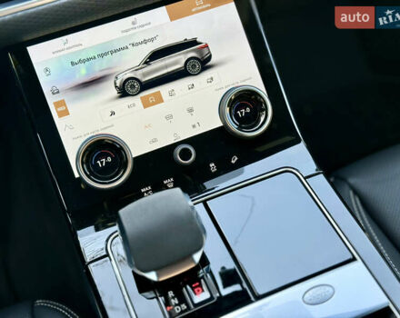 Черный Ленд Ровер Рендж Ровер Велар, объемом двигателя 2 л и пробегом 44 тыс. км за 59000 $, фото 6 на Automoto.ua