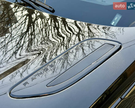 Черный Ленд Ровер Рендж Ровер Велар, объемом двигателя 2 л и пробегом 44 тыс. км за 59000 $, фото 8 на Automoto.ua