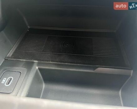 Черный Ленд Ровер Рендж Ровер Велар, объемом двигателя 3 л и пробегом 4 тыс. км за 90160 $, фото 23 на Automoto.ua