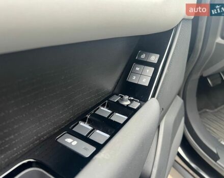 Черный Ленд Ровер Рендж Ровер Велар, объемом двигателя 3 л и пробегом 4 тыс. км за 90160 $, фото 12 на Automoto.ua