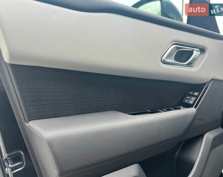 Черный Ленд Ровер Рендж Ровер Велар, объемом двигателя 3 л и пробегом 4 тыс. км за 90160 $, фото 11 на Automoto.ua