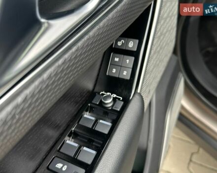 Коричневый Ленд Ровер Рендж Ровер Велар, объемом двигателя 2 л и пробегом 124 тыс. км за 39999 $, фото 18 на Automoto.ua