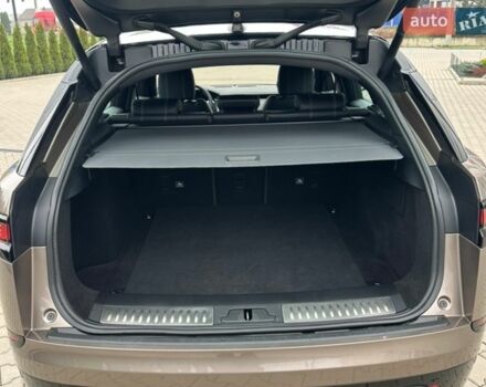 Коричневый Ленд Ровер Рендж Ровер Велар, объемом двигателя 2 л и пробегом 124 тыс. км за 39999 $, фото 30 на Automoto.ua