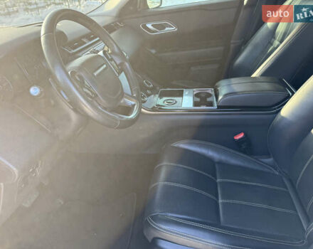 Червоний Ленд Ровер Рендж Ровер Велар, об'ємом двигуна 2 л та пробігом 220 тис. км за 22500 $, фото 22 на Automoto.ua