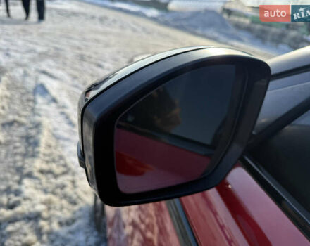 Червоний Ленд Ровер Рендж Ровер Велар, об'ємом двигуна 2 л та пробігом 220 тис. км за 22500 $, фото 15 на Automoto.ua