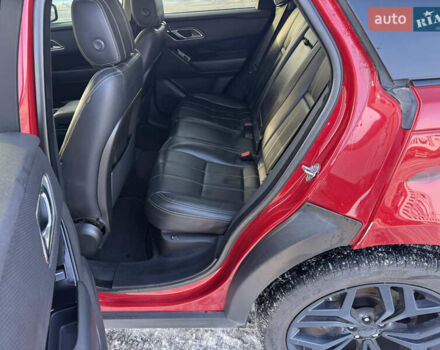 Червоний Ленд Ровер Рендж Ровер Велар, об'ємом двигуна 2 л та пробігом 220 тис. км за 22500 $, фото 32 на Automoto.ua