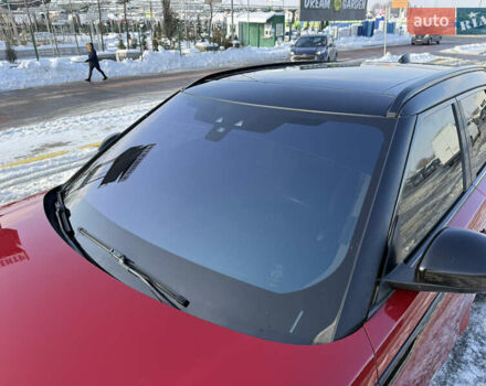 Червоний Ленд Ровер Рендж Ровер Велар, об'ємом двигуна 2 л та пробігом 220 тис. км за 22500 $, фото 12 на Automoto.ua