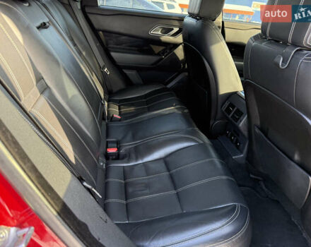 Червоний Ленд Ровер Рендж Ровер Велар, об'ємом двигуна 2 л та пробігом 220 тис. км за 22500 $, фото 39 на Automoto.ua