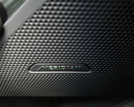 Красный Ленд Ровер Рендж Ровер Велар, объемом двигателя 2 л и пробегом 111 тыс. км за 39333 $, фото 7 на Automoto.ua