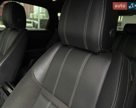 Красный Ленд Ровер Рендж Ровер Велар, объемом двигателя 2 л и пробегом 111 тыс. км за 39933 $, фото 14 на Automoto.ua