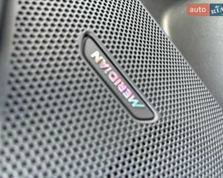 Красный Ленд Ровер Рендж Ровер Велар, объемом двигателя 2 л и пробегом 111 тыс. км за 39333 $, фото 18 на Automoto.ua