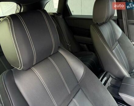 Красный Ленд Ровер Рендж Ровер Велар, объемом двигателя 2 л и пробегом 111 тыс. км за 39333 $, фото 37 на Automoto.ua