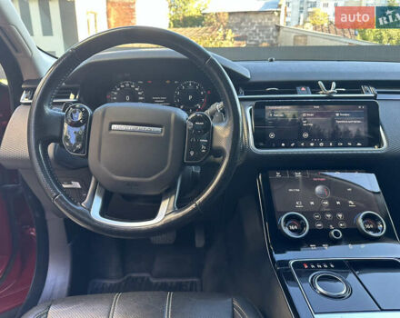 Червоний Ленд Ровер Рендж Ровер Велар, об'ємом двигуна 2 л та пробігом 100 тис. км за 31700 $, фото 27 на Automoto.ua