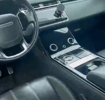 Красный Ленд Ровер Рендж Ровер Велар, объемом двигателя 2 л и пробегом 95 тыс. км за 44222 $, фото 9 на Automoto.ua