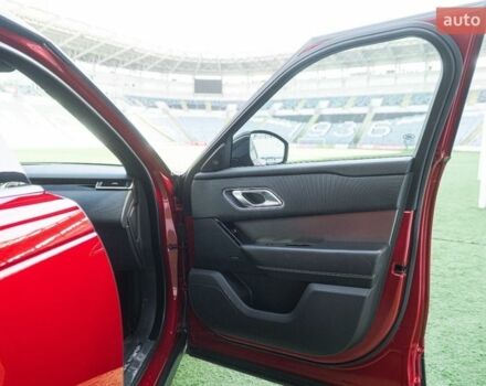 Червоний Ленд Ровер Рендж Ровер Велар, об'ємом двигуна 2 л та пробігом 82 тис. км за 38900 $, фото 47 на Automoto.ua