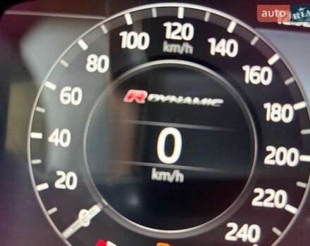 Червоний Ленд Ровер Рендж Ровер Велар, об'ємом двигуна 2 л та пробігом 111 тис. км за 44200 $, фото 1 на Automoto.ua