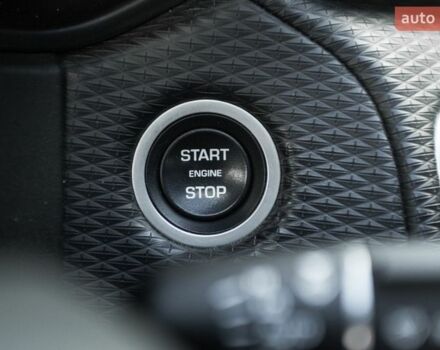 Червоний Ленд Ровер Рендж Ровер Велар, об'ємом двигуна 2 л та пробігом 82 тис. км за 38900 $, фото 31 на Automoto.ua