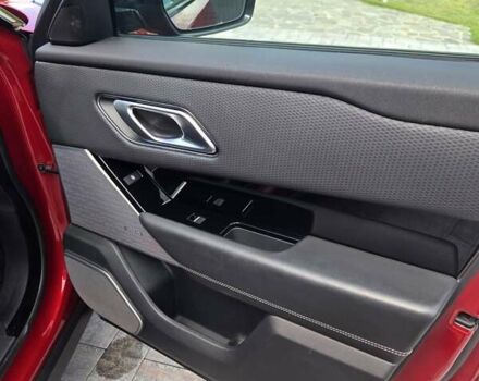 Красный Ленд Ровер Рендж Ровер Велар, объемом двигателя 2 л и пробегом 125 тыс. км за 35000 $, фото 43 на Automoto.ua