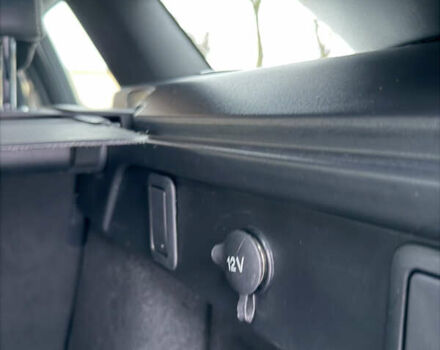 Красный Ленд Ровер Рендж Ровер Велар, объемом двигателя 2 л и пробегом 65 тыс. км за 47000 $, фото 39 на Automoto.ua