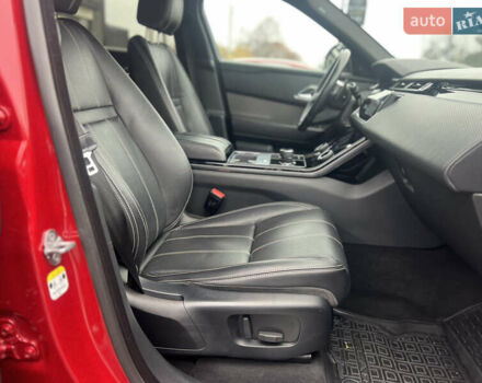 Червоний Ленд Ровер Рендж Ровер Велар, об'ємом двигуна 2 л та пробігом 82 тис. км за 39000 $, фото 10 на Automoto.ua