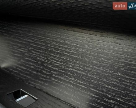 Червоний Ленд Ровер Рендж Ровер Велар, об'ємом двигуна 2 л та пробігом 111 тис. км за 44200 $, фото 3 на Automoto.ua