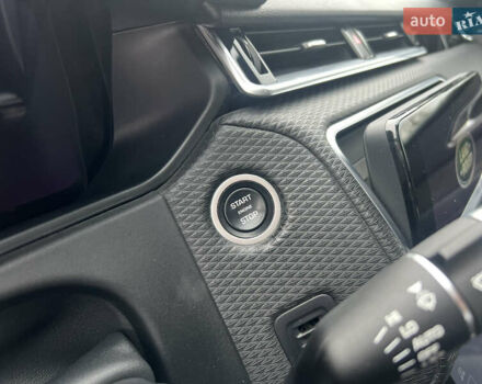 Красный Ленд Ровер Рендж Ровер Велар, объемом двигателя 2 л и пробегом 82 тыс. км за 35900 $, фото 24 на Automoto.ua