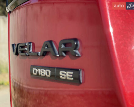 Червоний Ленд Ровер Рендж Ровер Велар, об'ємом двигуна 2 л та пробігом 133 тис. км за 34490 $, фото 34 на Automoto.ua