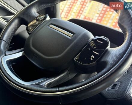 Червоний Ленд Ровер Рендж Ровер Велар, об'ємом двигуна 2 л та пробігом 111 тис. км за 44200 $, фото 44 на Automoto.ua