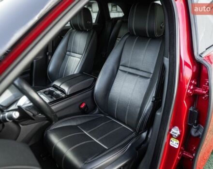 Червоний Ленд Ровер Рендж Ровер Велар, об'ємом двигуна 2 л та пробігом 82 тис. км за 38900 $, фото 29 на Automoto.ua