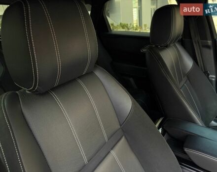 Червоний Ленд Ровер Рендж Ровер Велар, об'ємом двигуна 2 л та пробігом 111 тис. км за 44200 $, фото 7 на Automoto.ua